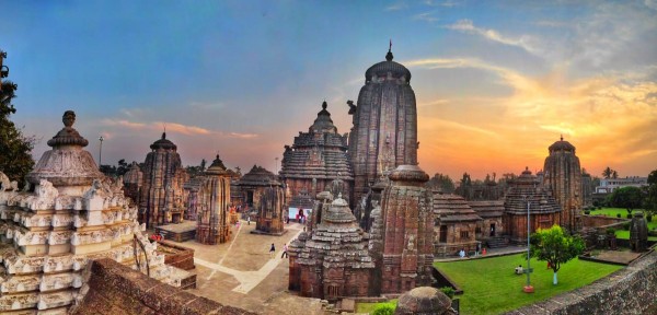 Puri & Bhubaneshwar With Konark And Chilka Lake